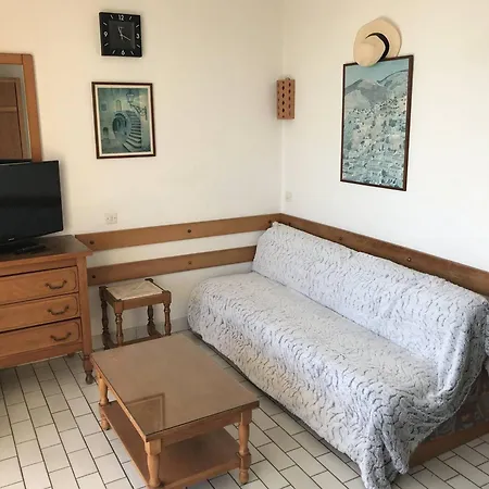 Cosy Proche Richelieu Avec Balcon, Piscine Et Parking - Fr-1-723-158 Apartment *