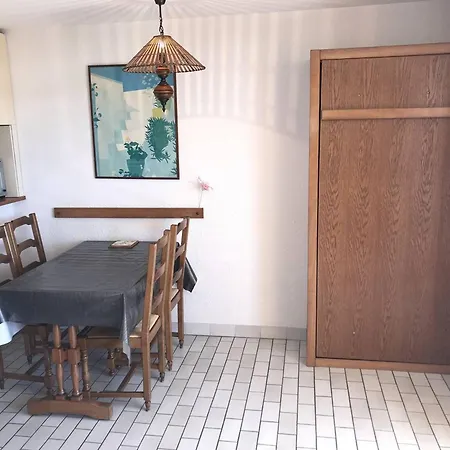 Cosy Proche Richelieu Avec Balcon, Piscine Et Parking - Fr-1-723-158 Apartment *