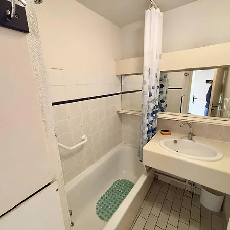 Cosy Proche Richelieu Avec Balcon, Piscine Et Parking - Fr-1-723-158 Apartment *